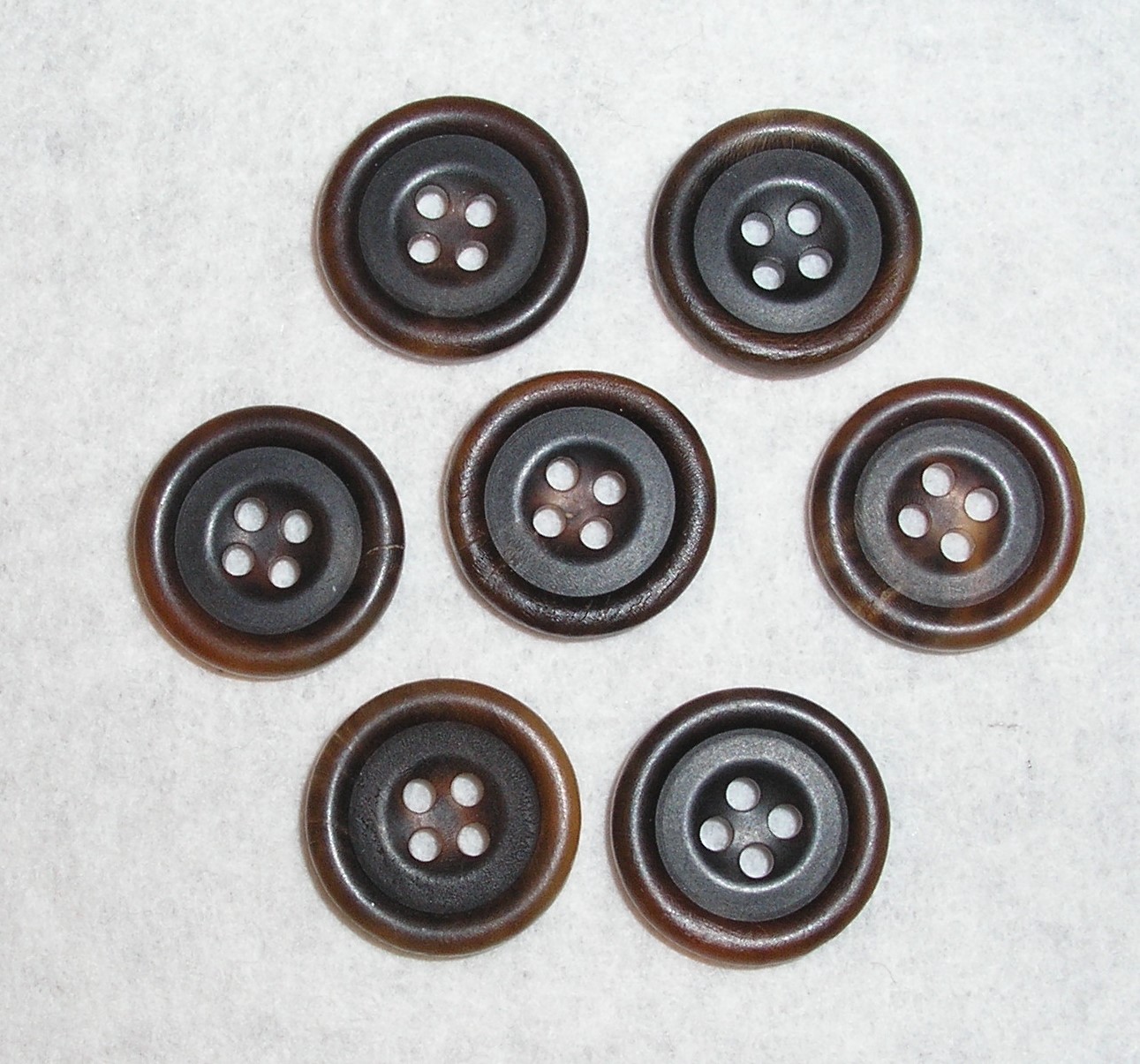 19 / 0414 art. OXFORD genuine horn buttons lin.23 (number sale) - Ditta ...